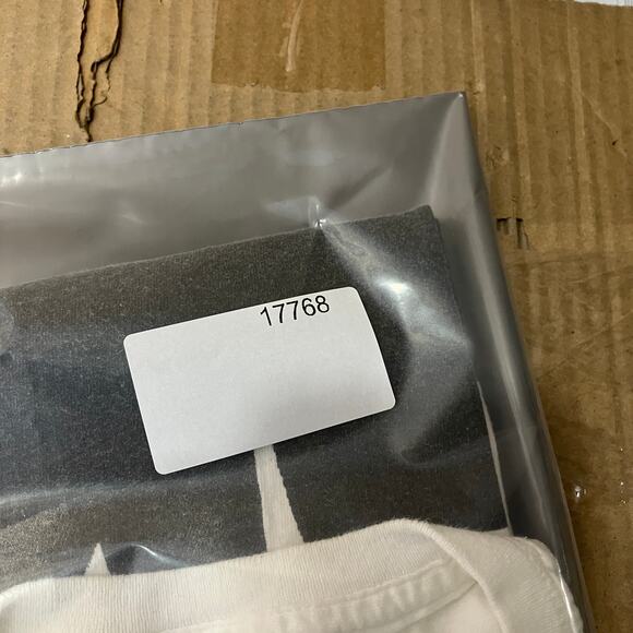 Cabin Apparel T-Shirt Mens Medium White Graphic Tee Satire Parody 2012 Casual - Picture 7 of 7